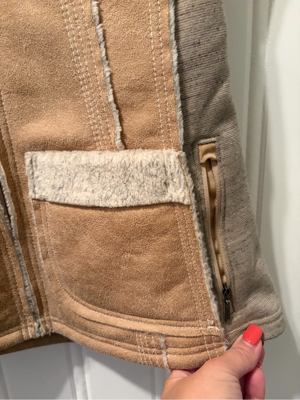 KUHL Dani Sherpa Vest Jacket Tan Almond Faux Leather Wool Fleece Ivory Size M - Picture 3 of 14